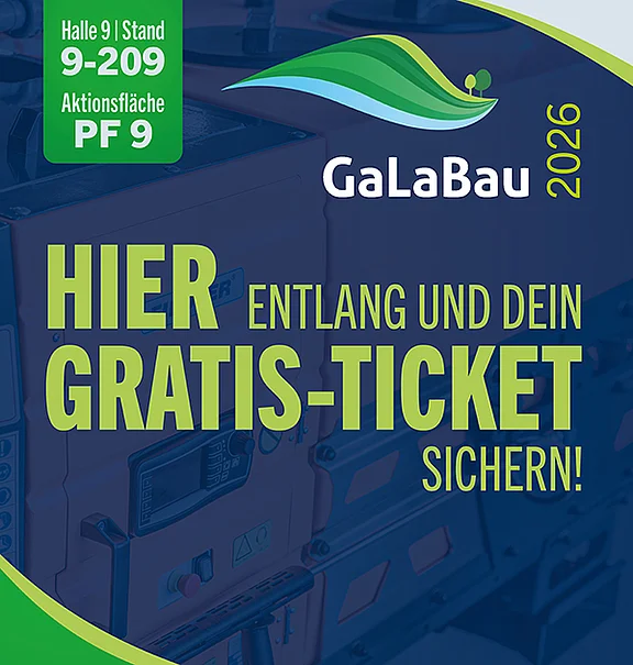 Ein Werbeschild für die GaLaBau 2026 Messe. Es fordert dazu auf, den Stand der Fiedler GmbH (9-209) in Halle 9 zu besuchen. Um ein kostenloses Ticket zu serhalten, hier klicken und den Gutscheincode GB26556805 auf der Webseite der GaLaBau einlösen.